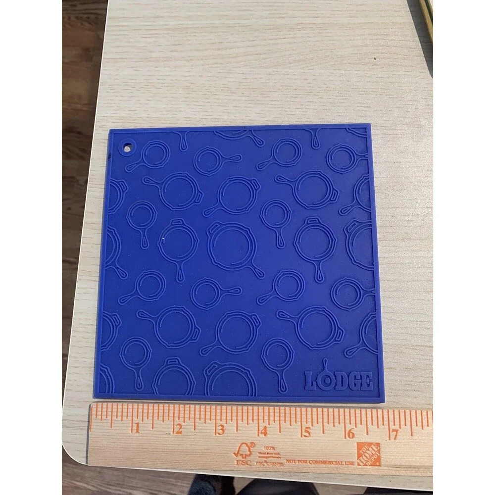 Lodge Square Silicone Skillet Trivet, Blue  7” used